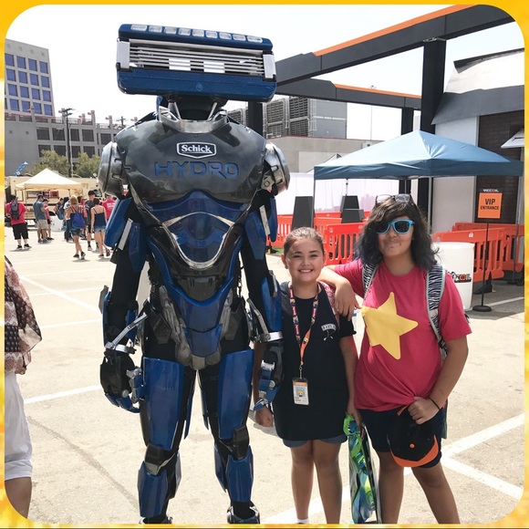 New 2017 San Diego COMIC CON Schick Hydro Razor Transformers Promo Tee Size M - Picture 8 of 8